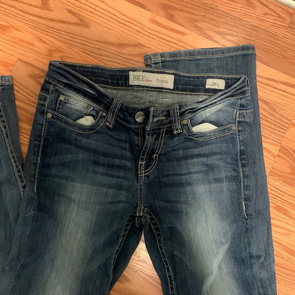 Buckle jeans